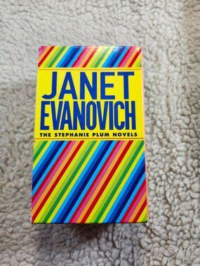 Janet Evanovich Stephanie Plum Box Set 3 Paperback Hard Eight Ten Big Ones